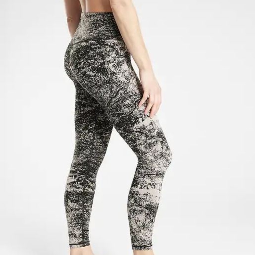 NWT Athleta Black Elation Glades 7/8 Leggings - Picture 3 of 8